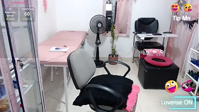 titsbiglovers Adlı Modelin Canlı XXX Sohbeti