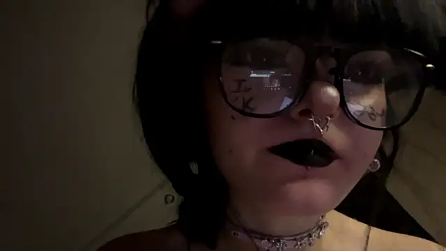 HolyCute's Live XXX Chat
