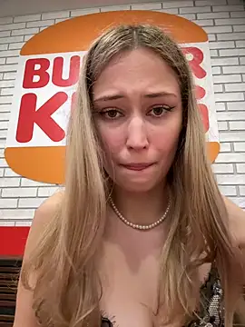 blonde_exe Adlı Modelin Canlı XXX Sohbeti