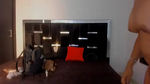 Dollperverthot Chat XXX in diretta