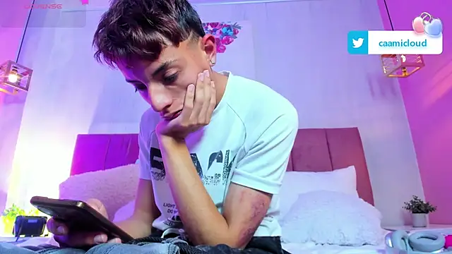 caamicloud Adlı Modelin Canlı XXX Sohbeti
