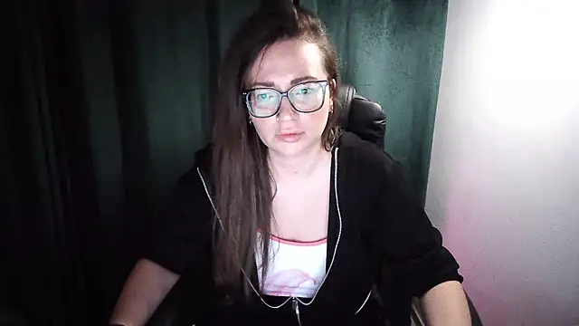 NoraMilf Adlı Modelin Canlı XXX Sohbeti