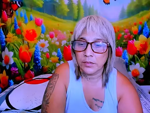 indianroxy's Live XXX Chat