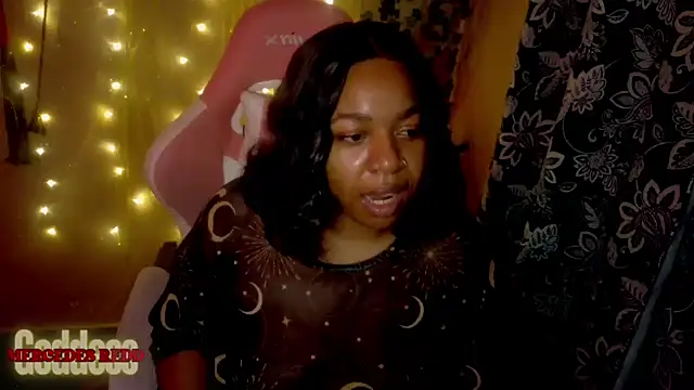 MercedesRedd's Live XXX Chat