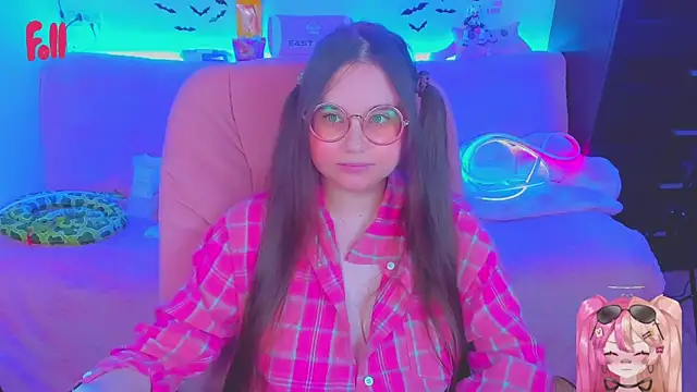 Lolisuccub Adlı Modelin Canlı XXX Sohbeti