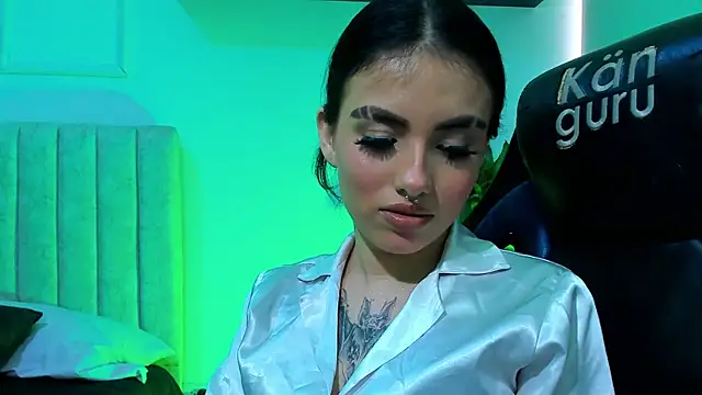 isabella_hv Adlı Modelin Canlı XXX Sohbeti