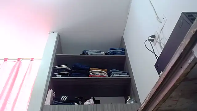 nicolle_milf1978 现场XXX聊天