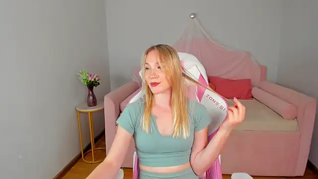 Živý XXX chat ElaraVoltage