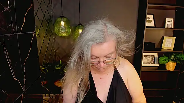 Chat +18 de NataliMellow ao vivo