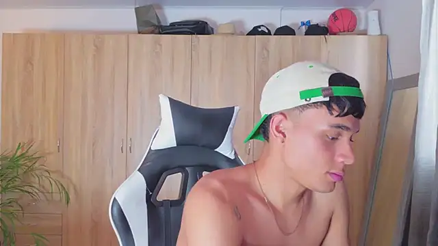 Michael_Jordan_zz's Live XXX Chat