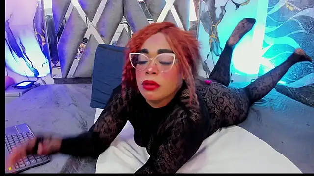 צ'אט XXX בשידור חי של CandyMartinez_