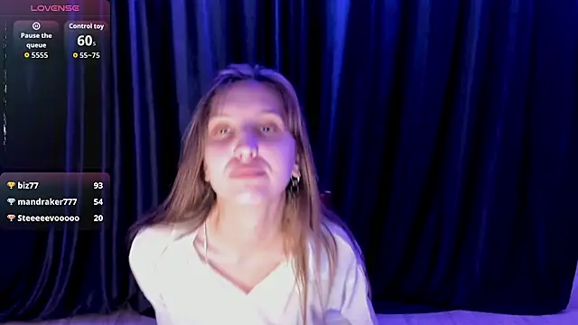 Chat +18 de Emily_Nelsonn ao vivo