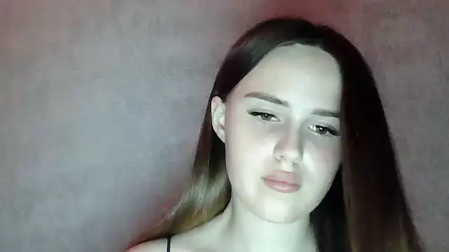 SweetLoraa: απευθείας συνομιλία ΧΧΧ