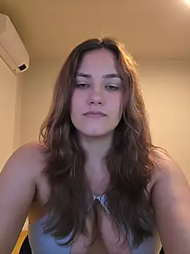 MiaRides19's Live XXX Chat