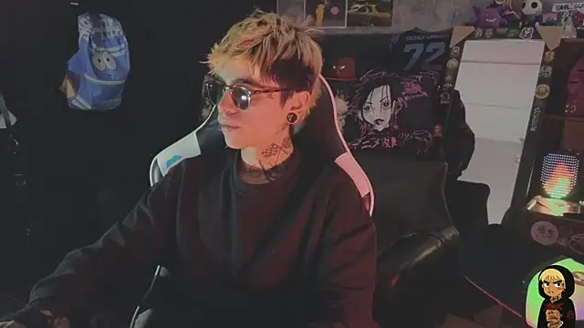 XXX chat uživo modela AcidMilo