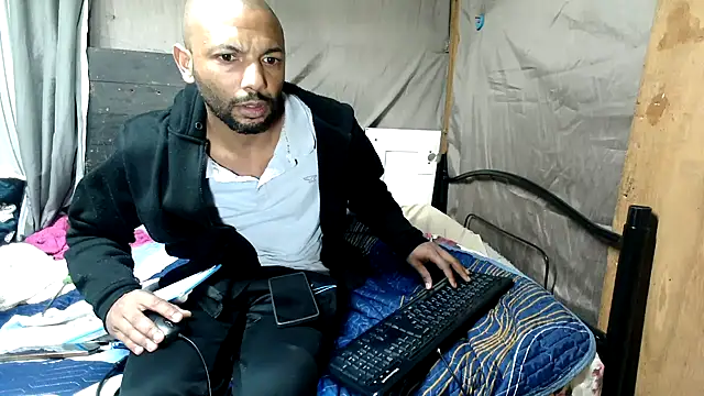 צ'אט XXX בשידור חי של Camodick