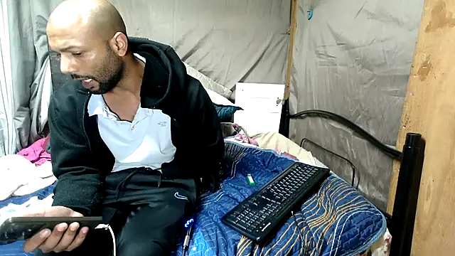 Chatroom XXX en direct de Camodick