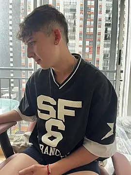 OLIVER_K Adlı Modelin Canlı XXX Sohbeti