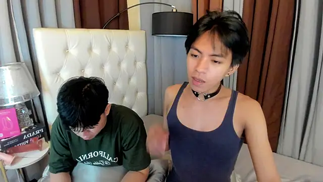 Chat +18 de davincihugecock ao vivo