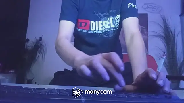 der_dino30 Live XXX Chat