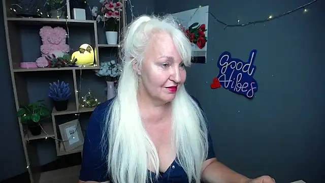 Chat +18 de BlondyLeeBest ao vivo