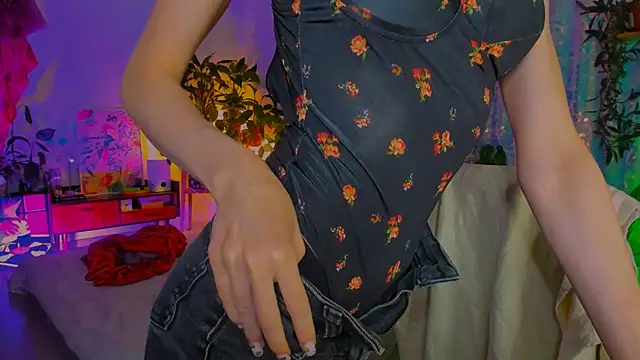 poli__ Adlı Modelin Canlı XXX Sohbeti