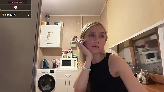 AngelJeni élő XXX-chatje