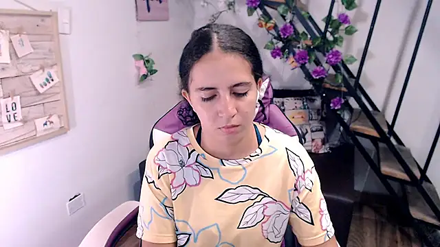samantha_baby_ Adlı Modelin Canlı XXX Sohbeti