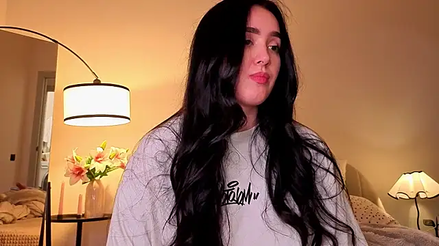 KimKhallifa Adlı Modelin Canlı XXX Sohbeti