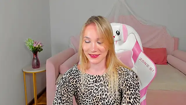 ElaraVoltage Chat XXX in diretta