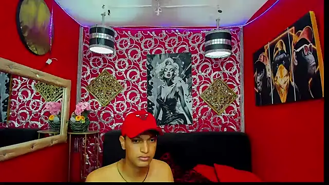 צ'אט XXX בשידור חי של PEINBOYS