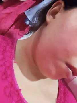 Beerrry Adlı Modelin Canlı XXX Sohbeti