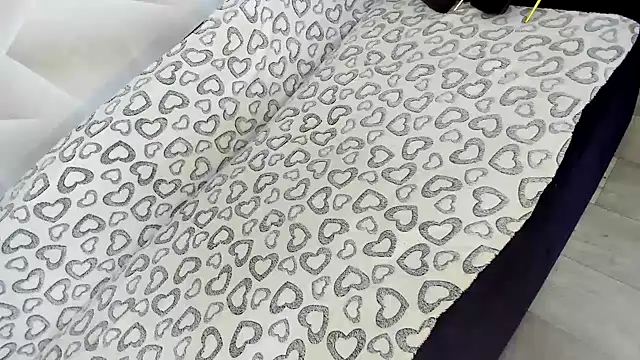 Chat +18 de XLovely_LanaX ao vivo