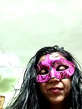 Chatroom XXX en direct de LOVE__RANI