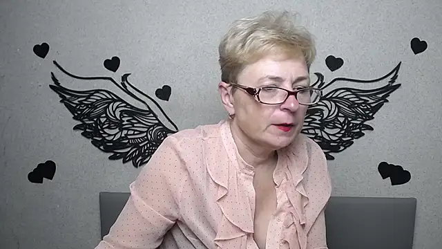 Онлайн чат XXX EmiliaGree