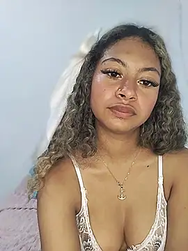 צ'אט XXX בשידור חי של kimmye_333