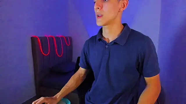 Matiius18 Live XXX-chat