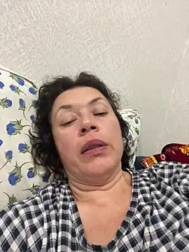 Kiramagic Adlı Modelin Canlı XXX Sohbeti