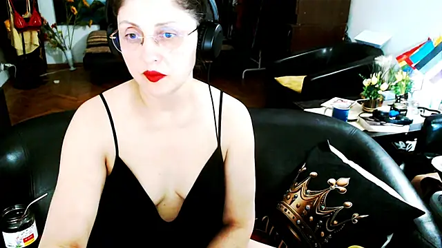 Imperatriza Adlı Modelin Canlı XXX Sohbeti