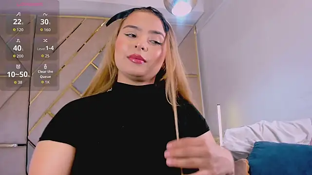 MikaelaStone Chat XXX live