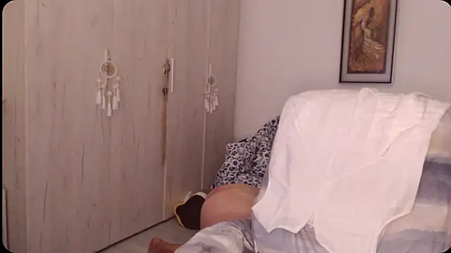 Chat XXX en directo de Divineblond