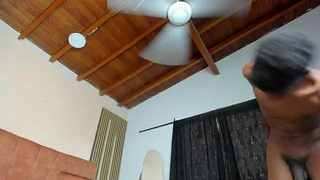 Czat XXX na żywo – Tyson_Reed