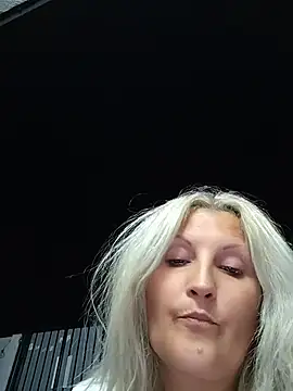 Živý XXX chat Divineblond