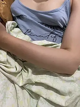 Mloka76h webcam show