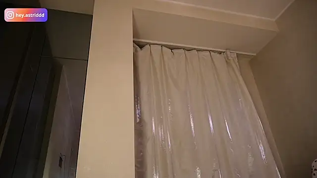Astridwet Chat XXX live