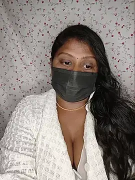 Tamil_Romantic_Saro's Live XXX Chat