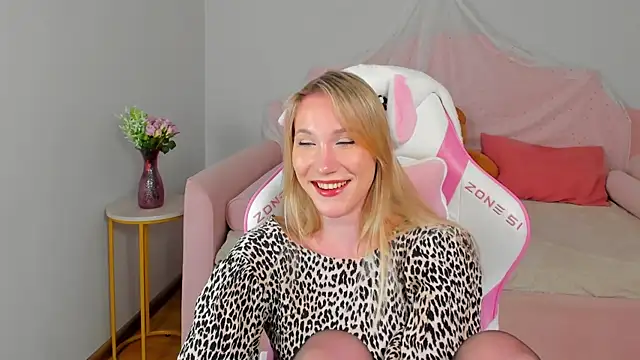 ElaraVoltage Live XXX-Chat