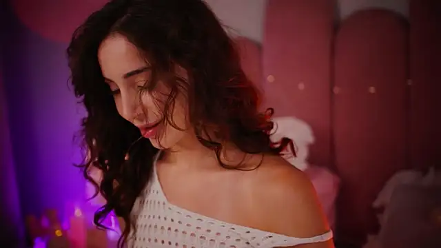 ElsaYoung Adlı Modelin Canlı XXX Sohbeti