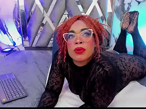 CandyMartinez_ Adlı Modelin Canlı XXX Sohbeti