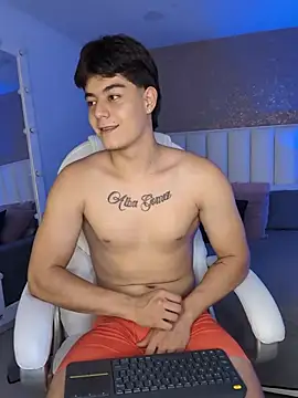 Chatroom XXX en direct de MaxCruz_
